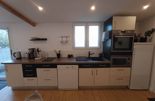 Port-Saint-Pere Apartment | GRAND STUDIO