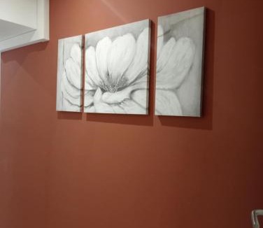 Villedieu-les-Poeles Apartment | Grand studio centre-ville