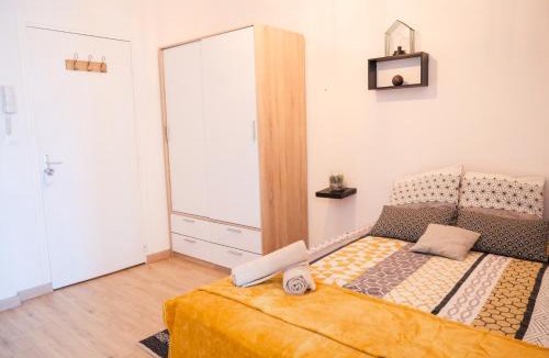 Saint-Quentin Apartment | Grand studio hyper centre de Saint Quentin