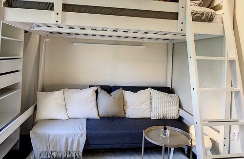 Villeparisis Apartment | Grand Studio Mezzanine Parking CDG 3 pers wifi