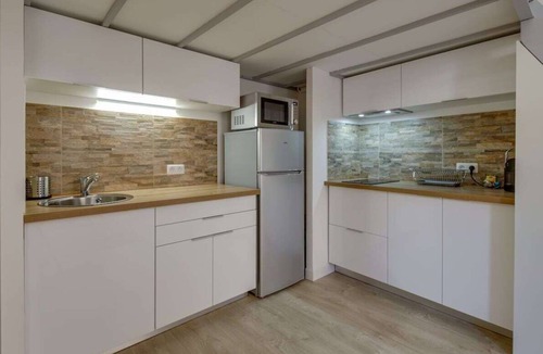 Old Town Apartment | Grand studio mezzanine/Proche port/Clim/Wi-Fi