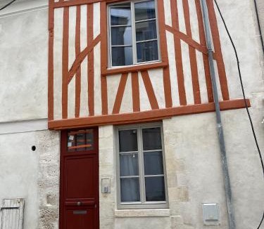 Bourgogne Apartment | Grand studio rdc au calme, centre ville prox Cathédrale