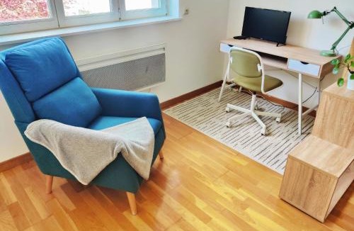 Thionville Apartment | Grand Studio Sécurisé Hypercentre Calme 3 mins de la Gare