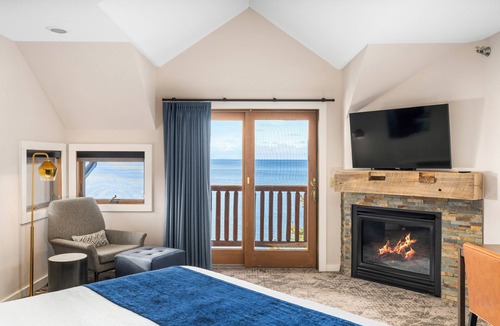 Castle Danger Cabin | Grand Superior Lodge