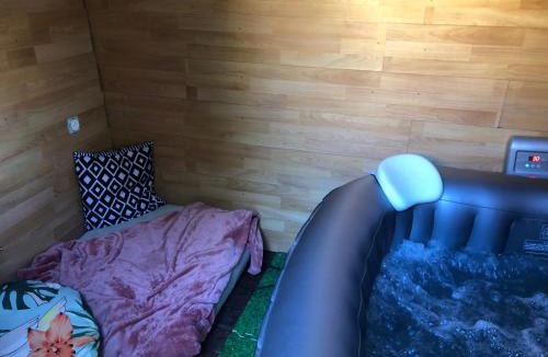 Le Bourg Apartment | Grand T2 climatisé avec jardin - À deux pas du centre historique