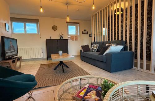 Balines Apartment | Grand T3 2 chambres avec vue sur la campagne à Bâlines