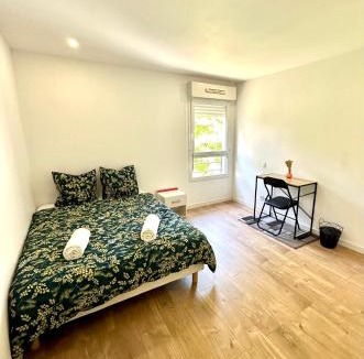Alco Apartment | Grand T4 de 118m2 Proche Tram, Terrasse à seulement 25 mn des Plages