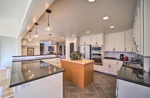 Tulsa House | Grand Tulsa Getaway with Private Pond, Dock & Deck