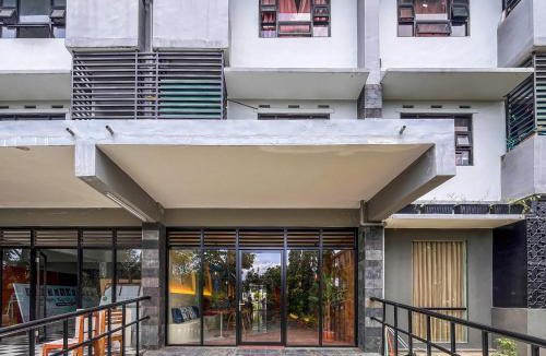 Dinoyo Hotel | Grand UNISMA Stay Syariah RedPartner