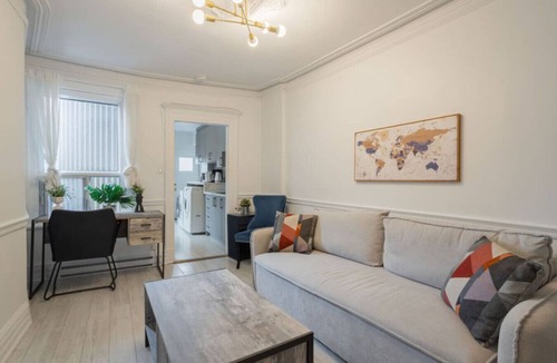 Griffintown Apartment | Grand Urban | 4BR Luxe Stay in Griffintown