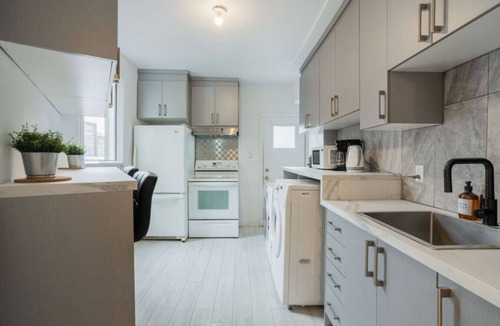 Griffintown Apartment | Grand Urban | 4BR Luxe Stay in Griffintown