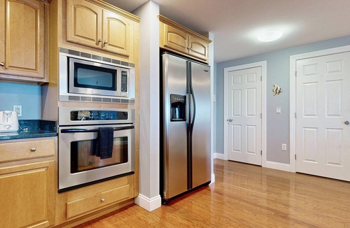 Old Orchard Beach Condo | Grand Victorian #403