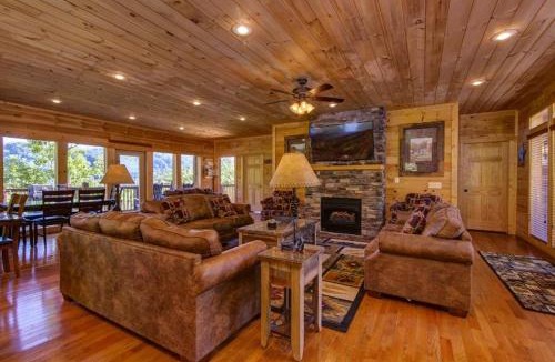 Pigeon Forge Ski Chalet | Grand View Lodge, free tickets, no catch!
