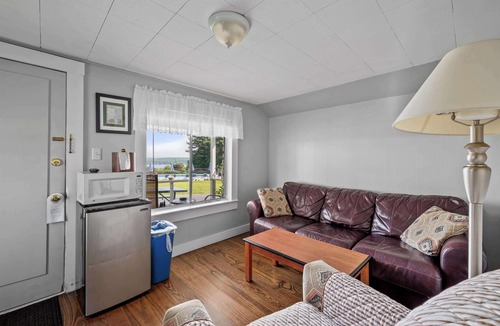 Weirs Beach Hotel | Grand View Resort