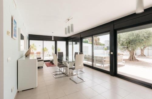 Playa de Almarda House | Grand Villa with Pool