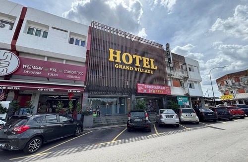 Taman Seraya Apartment | Grand Village Hotel