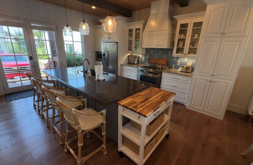 Vinita House | Grand Waterfront-Luxury 4-Level Lakefront Retreat, Hot Tub, Community Pool