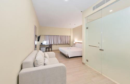 Manado City Centre Hotel | Grand Whiz Megamas Manado