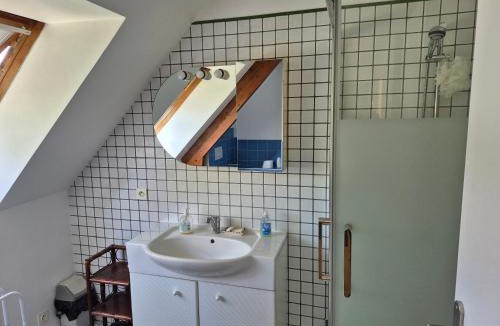L'Etang-la-Ville House | Grande chambre au calme