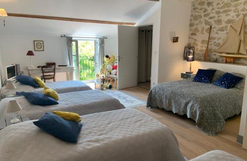 Roquemaure House | Grande Chambre chez l'habitant dans Mas provençal