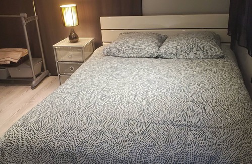 Poissy Bed & Breakfast | Grande Chambre