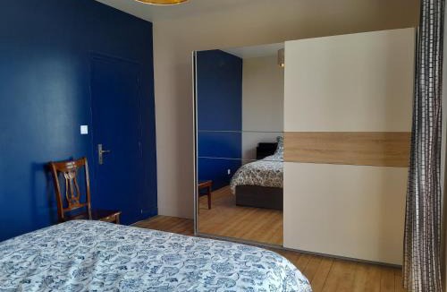 Sainte-Cecile Bed & Breakfast | Grande chambre lumineuse