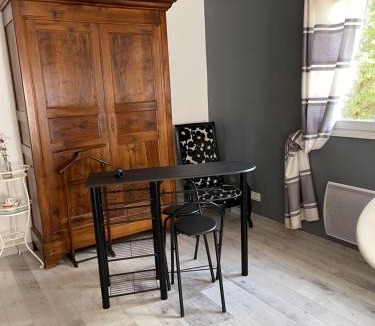 Cornebarrieu Apartment | Grande Chambre meublee