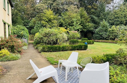 Saint-Maugan House | Grande Dépendance Avec son Jardin au Sein du Parc Boisé dun Château 10/12 Pers