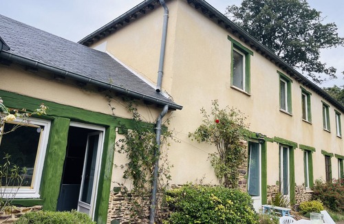 Saint-Maugan House | Grande Dépendance Avec son Jardin au Sein du Parc Boisé dun Château 10/12 Pers
