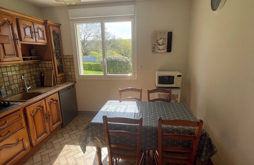 Saint-Laurent-sur-Oust House | Grande Maison Familiale au Vert