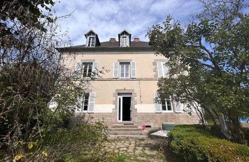 Saint-Oradoux-pres-Crocq House | Grande maison Albuconis