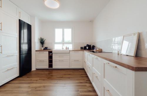 Nieul-sur-Mer House | Grande maison & annexe, à deux pas de la Rochelle