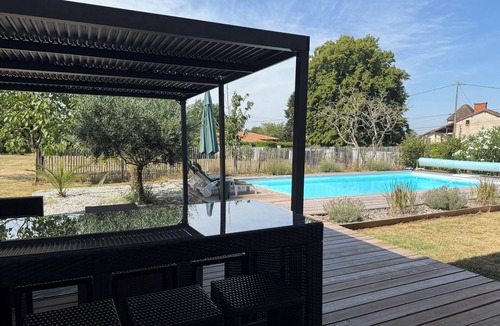 Champcevinel House | Grande Maison Avec Piscine Privée Perigueux