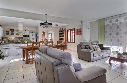 Sarrancolin House | Grande maison avec jardin