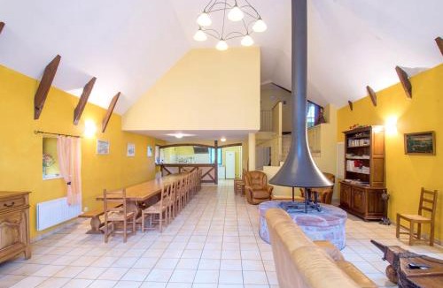 Saint-Come-d'Olt House | Grande maison conviviale à Saint-Côme-d'Olt avec jardin et cheminée