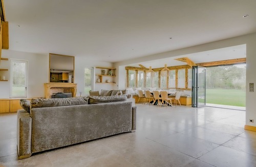 Blancafort House | Grande Maison Dans une Propriété Arborée