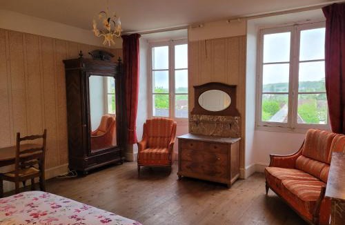 Martel House | Grande Maison De MUREL