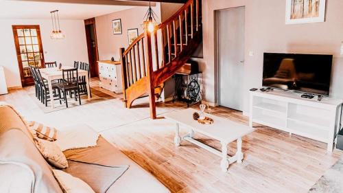 Montsecret-Clairefougere Villa | GRANDE MAISON DE VACANCES SPa