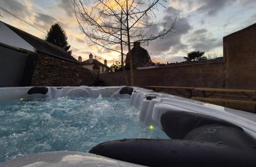 Malestroit House | Grande maison de ville entre terre et mer avec Jacuzzi