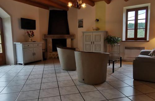 Allegre House | Grande maison en pierres avec jardin, proche d'un bourg médiéval, animaux acceptés - FR-1-582-161
