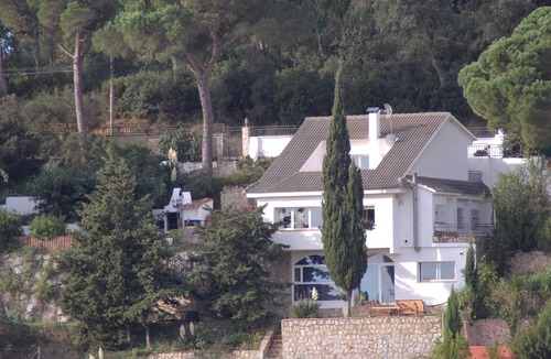 Sant Cebria de Vallalta Ski Chalet | Grande maison ensoleillée près de la plage/Large sunny house near the beach