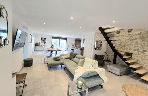 Coubjours House | Grande Maison Familiale avec Piscine Privée et Animaux Bienvenus - FR-1-616-527