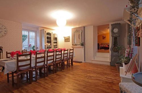 Dompierre House | Grande maison familiale avec jardin et animaux acceptés près de la voie verte - FR-1-497-132
