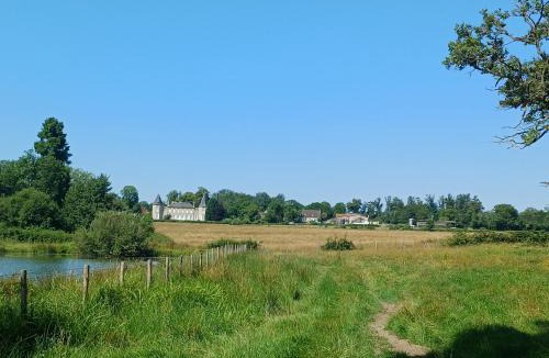Neuville-les-Decize House | grande maison à la ferme