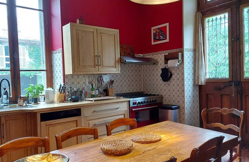 Saint-Pe-d'Ardet House | Grande Maison Familiale Dans Charmant Village Pyrénéen. Très Calme