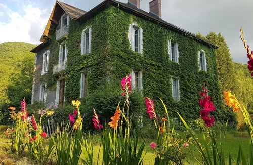 Saint-Pe-d'Ardet House | Grande Maison Familiale Dans Charmant Village Pyrénéen. Très Calme