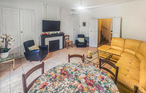 Thezan-les-Beziers House | Grande Maison De Village