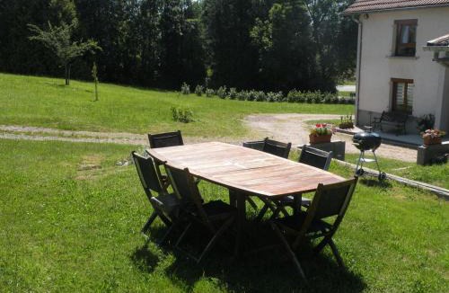 Champ-le-Duc House | Grande Maison pour 10 Pers. avec Jardin, Terrasse, BBQ, Près de Bruyères et Gérardmer - FR-1-589-335
