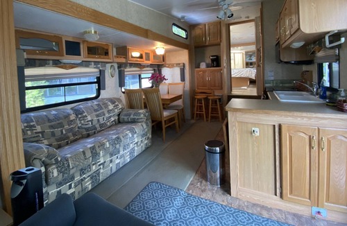 Yamachiche House | Grande Roulotte Luxe Cardinal Devant le Fleuve St-laurent