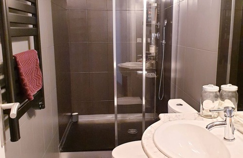 Soual House | Grande suite privée avec lit queen size et terrasse privée
